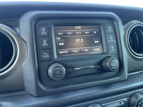 Used 2020 Jeep Gladiator Sport w/ Quick Order Package 24S AWD/4WD image 11