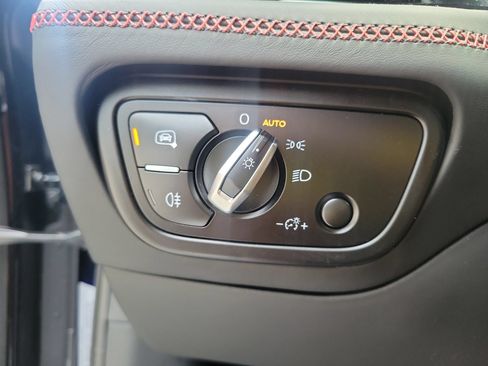 Certified 2023 Bentley Bentayga AWD/4WD image 36