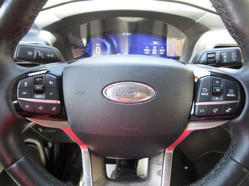 Used 2022 Ford Explorer Platinum w/ Equipment Group 601A AWD/4WD image 25
