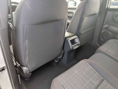 Used 2025 Honda HR-V Sport image 16