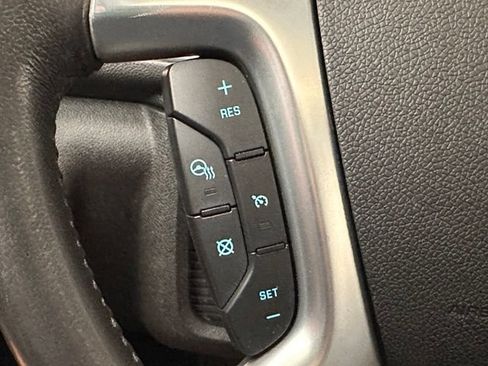 Used 2016 Chevrolet Traverse LTZ FWD image 11