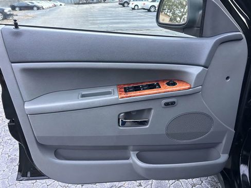 Used 2006 Jeep Grand Cherokee Overland w/ Skid Plate Group image 14