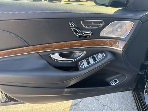 Used 2017 Mercedes-Benz S 550 Sedan image 4