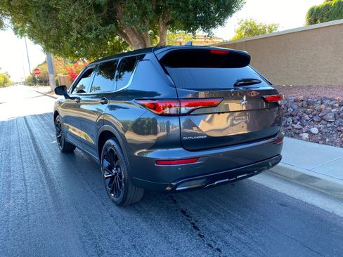 Used 2024 Mitsubishi Outlander SE Black Edition image 81