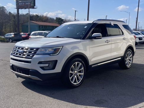 Used 2017 Ford Explorer Limited image 4