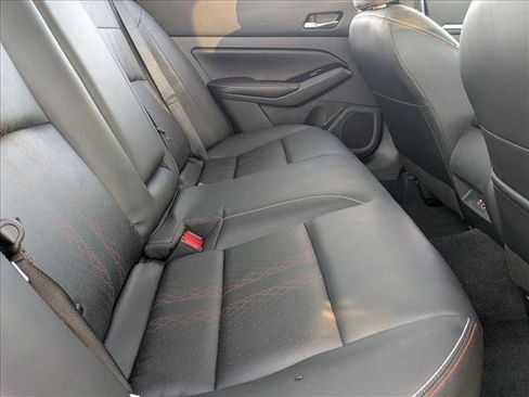 Used 2023 Nissan Altima 2.5 SR w/ SR Premium Package image 18