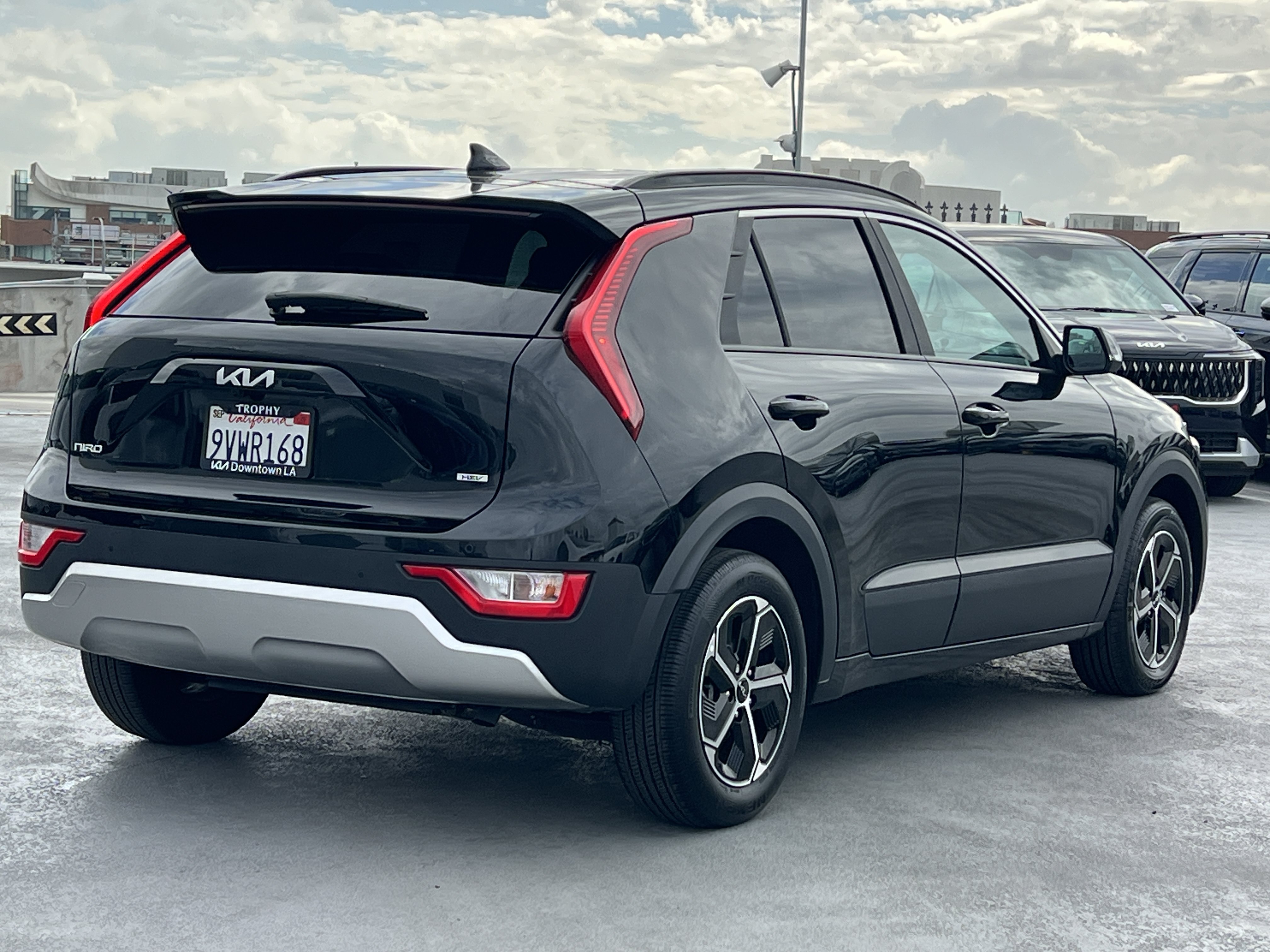 Certified 2025 Kia Niro EX FWD image 7