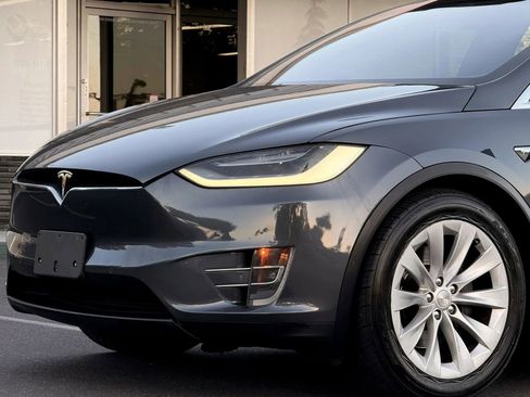 Used 2017 Tesla Model X 100D AWD/4WD image 4