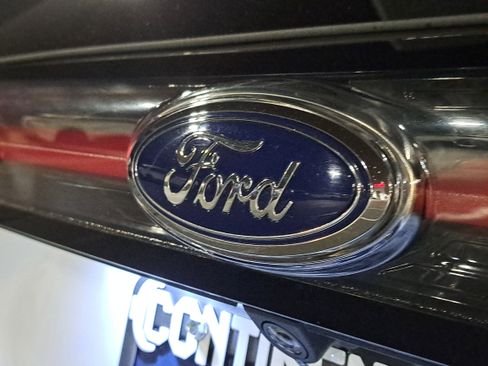 Used 2016 Ford Edge SEL w/ Equipment Group 201A image 6