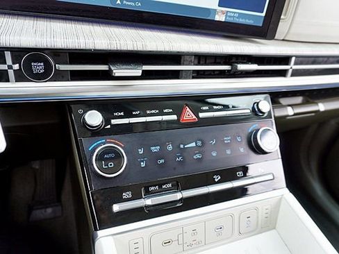 Certified 2025 Hyundai Santa Fe Calligraphy image 36