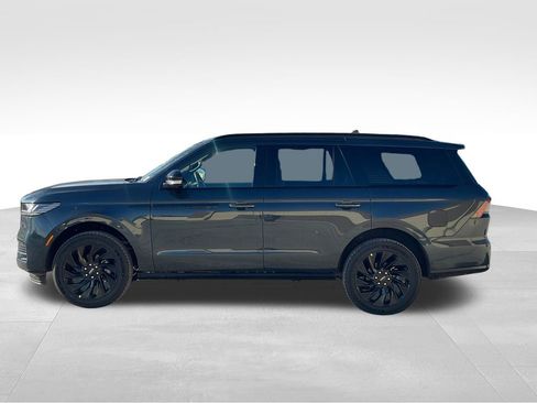 New 2025 Lincoln Navigator Reserve w/ Jet Appearance Package image 2