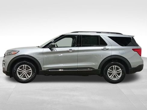 Certified 2023 Ford Explorer XLT w/ Equipment Group 202A AWD/4WD image 8