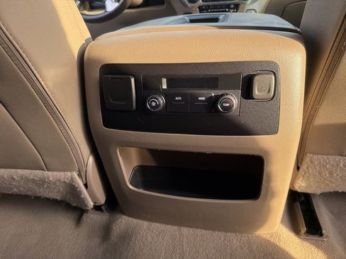 Used 2019 GMC Yukon SLT image 27