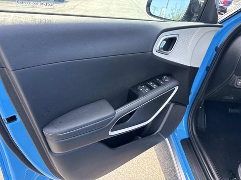 Used 2023 Kia Soul GT-Line FWD image 17