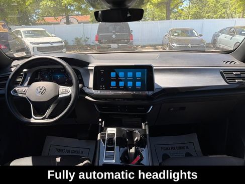 Used 2025 Volkswagen Atlas Cross Sport SE FWD image 14