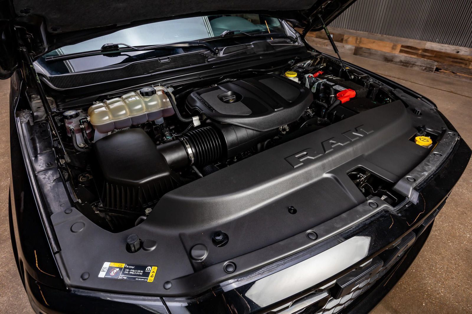 Used 2025 RAM 1500 Big Horn AWD/4WD image 40