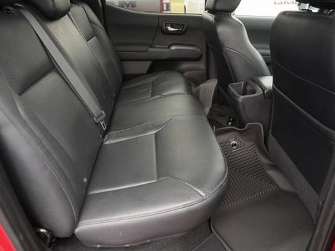 Used 2021 Toyota Tacoma TRD Off-Road image 16