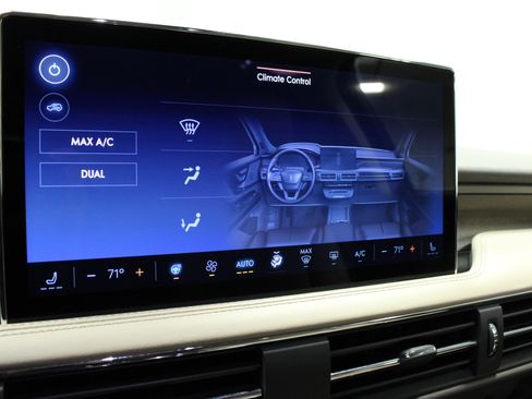 Used 2024 Lincoln Corsair Reserve w/ Equipment Group 201A image 26