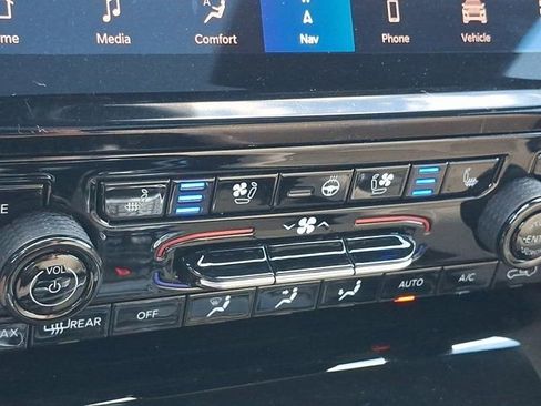 Certified 2022 Jeep Grand Cherokee Limited 4xe w/ Luxury Tech Group II AWD/4WD image 29