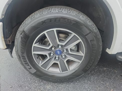 Used 2017 Ford F150 XLT w/ Equipment Group 302A Luxury AWD/4WD image 14