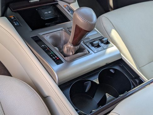 Used 2019 Lexus GX 460 Premium w/ Premium Package AWD/4WD image 17