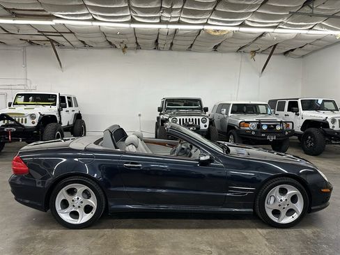 Used 2005 Mercedes-Benz SL 500 w/ AMG Sport Pkg image 2