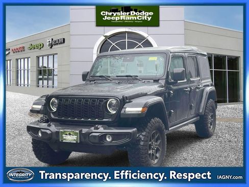 Used 2025 Jeep Wrangler Unlimited Sport image 1