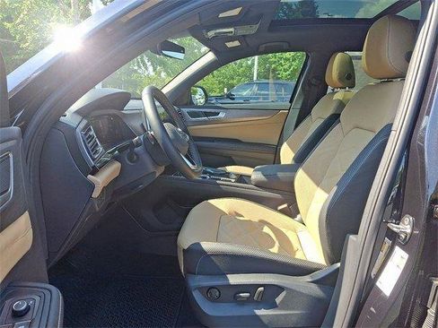 New 2025 Volkswagen Atlas Cross Sport SE image 11