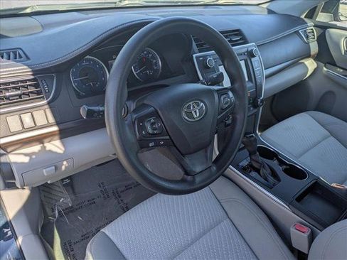 Used 2016 Toyota Camry LE FWD image 10
