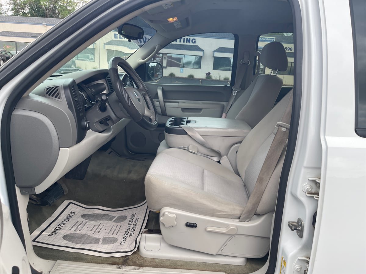 Used 2011 GMC Sierra 1500 SLE w/ Power Tech Package AWD/4WD image 9