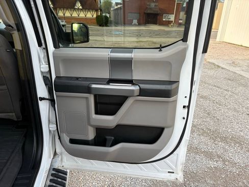 Used 2018 Ford F150 XLT w/ Equipment Group 302A Luxury AWD/4WD image 14