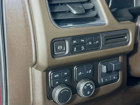 Used 2021 Chevrolet Tahoe Z71 w/ Z71 Signature Package image 10