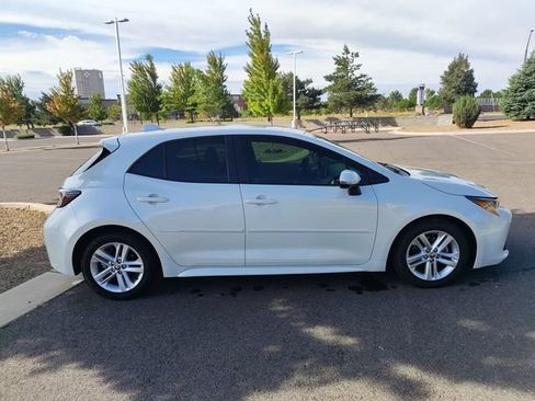 Used 2019 Toyota Corolla SE w/ Carpet Mat Package FWD image 2