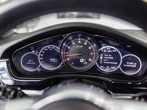 Used 2019 Porsche Panamera image 24