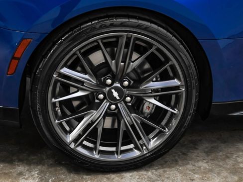 Used 2018 Chevrolet Camaro ZL1 image 37