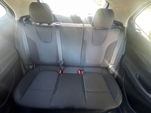 Used 2025 Buick Encore GX Preferred image 32