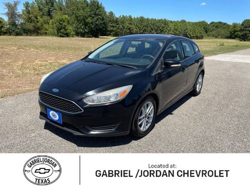 Used 2016 Ford Focus SE FWD image 1