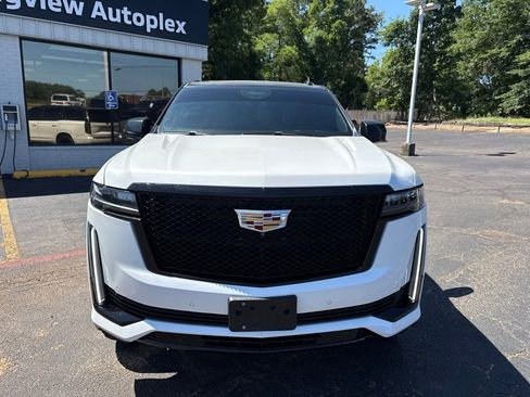 Used 2022 Cadillac Escalade Sport w/ Touring Package AWD/4WD image 2