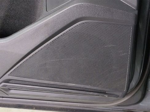 Certified 2022 Volkswagen Tiguan SE R-Line image 30