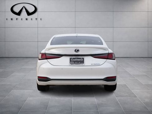 Used 2022 Lexus ES 300h w/ Premium Package image 6