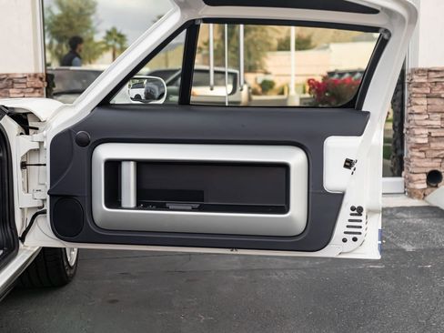 Used 2005 Ford GT image 30