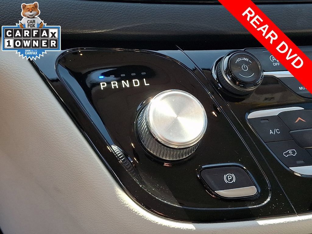 Used 2018 Chrysler Pacifica Touring-L FWD image 15