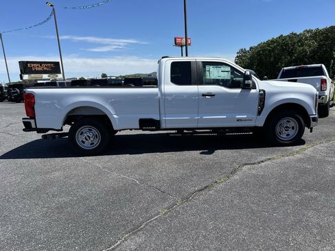 New 2025 Ford F350 XL w/ XL Chrome Package RWD image 8