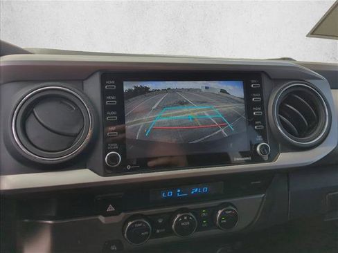 Used 2022 Toyota Tacoma SR5 RWD image 12