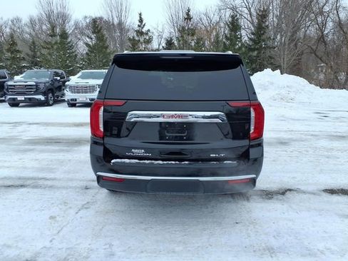 Used 2022 GMC Yukon SLT w/ SLT Luxury Package image 4
