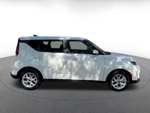 Used 2025 Kia Soul LX w/ LX Technology Package image 16