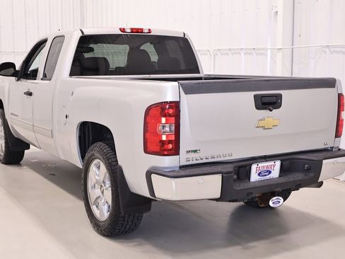 Used 2011 Chevrolet Silverado 1500 LT w/ All-Star Edition AWD/4WD image 7