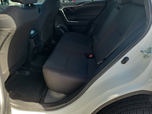 Used 2025 Toyota RAV4 LE AWD/4WD image 11