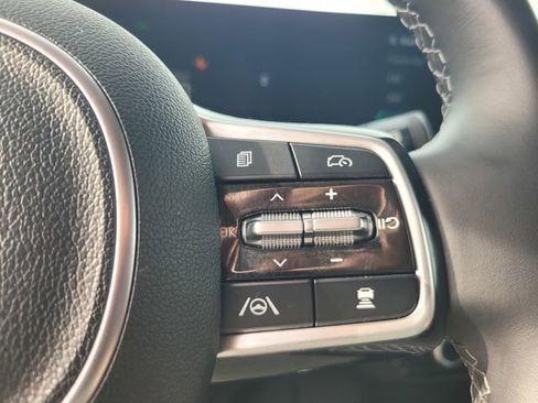 Used 2024 Kia Sorento S image 27