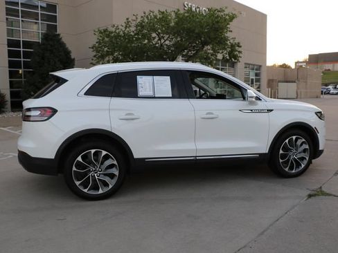 Used 2022 Lincoln Nautilus Reserve AWD/4WD image 7